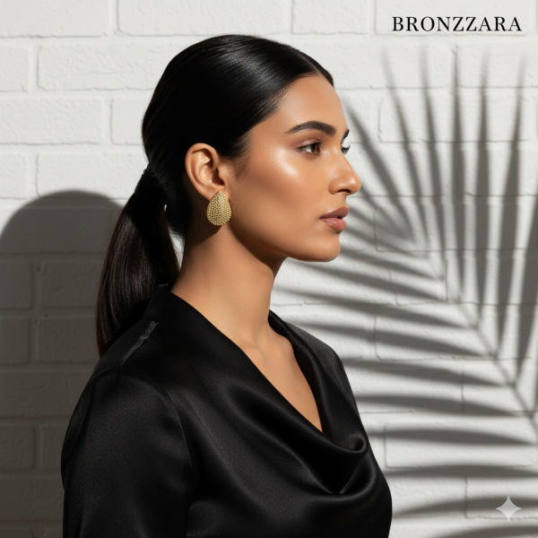 KABARTMA DESEN ÇİVİLİ DAMLA KÜPE