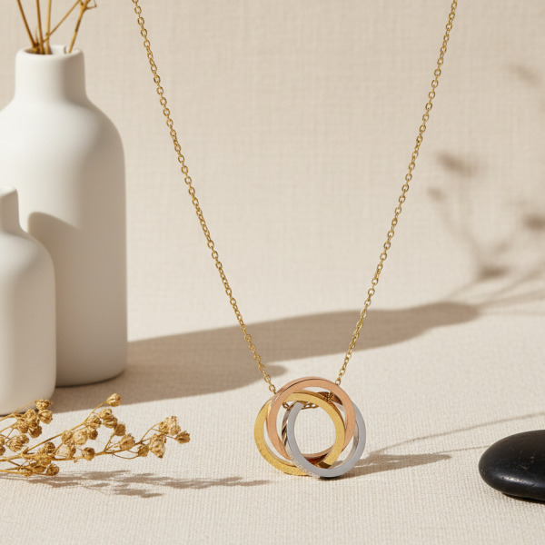 ÇELİK ÜÇ RENKLİ HALKA KOLYE