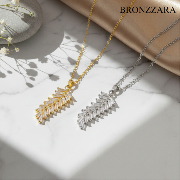 BAGET TAŞLI ÇELİK YAPRAK KOLYE