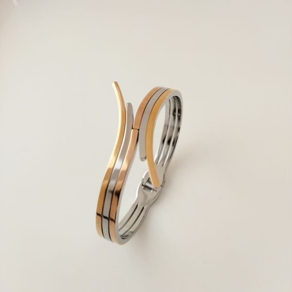 ÇELİK GOLD 3 RENK ÇİZGİ STİL BİLEZİK