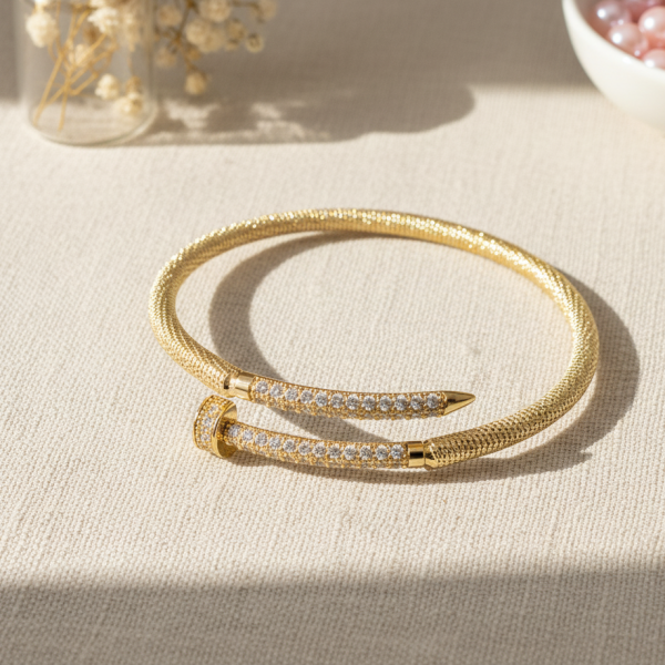 Çivi Model Taşlı Bilezik